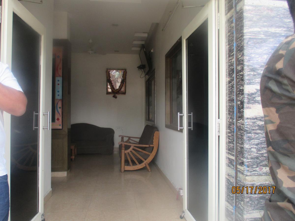 Sri Sai Ganesh Lodge ไฮเดอราบัด ภายนอก รูปภาพ